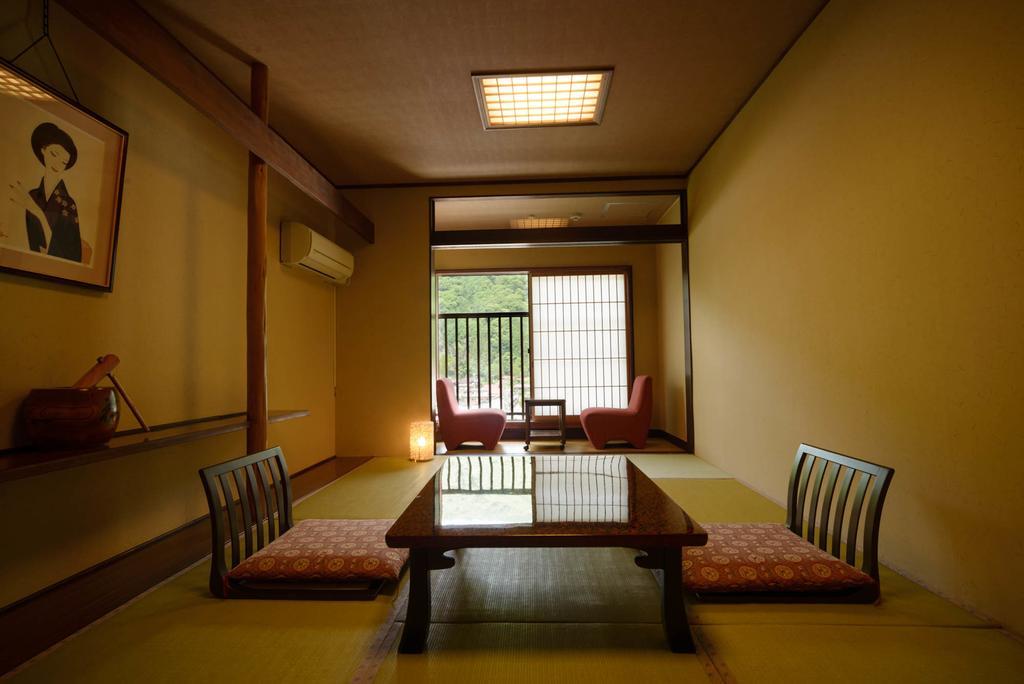 Yamamizuki Urara Tsutaya Kiso Quarto foto