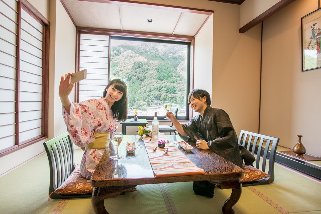 Yamamizuki Urara Tsutaya Kiso Quarto foto