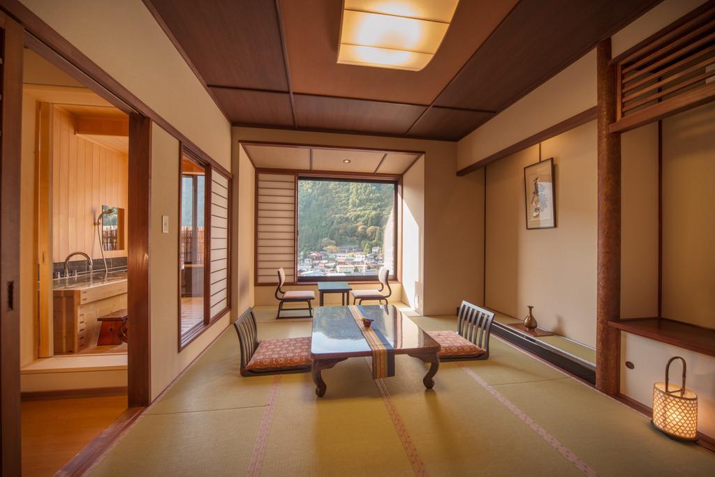 Yamamizuki Urara Tsutaya Kiso Quarto foto